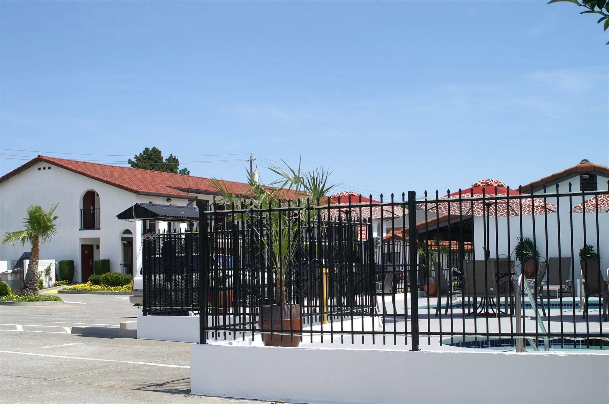 Travelodge By Wyndham Vallejo Εξωτερικό φωτογραφία
