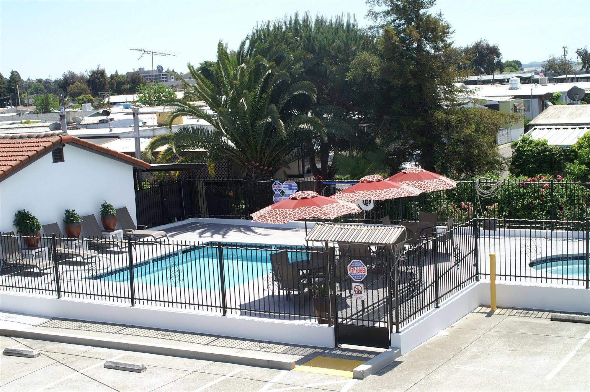 Travelodge By Wyndham Vallejo Εξωτερικό φωτογραφία